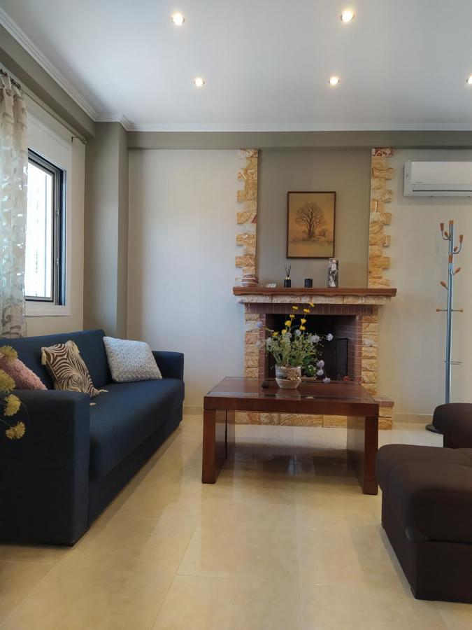 Just Constructed! Villa Gastouni ภายนอก รูปภาพ